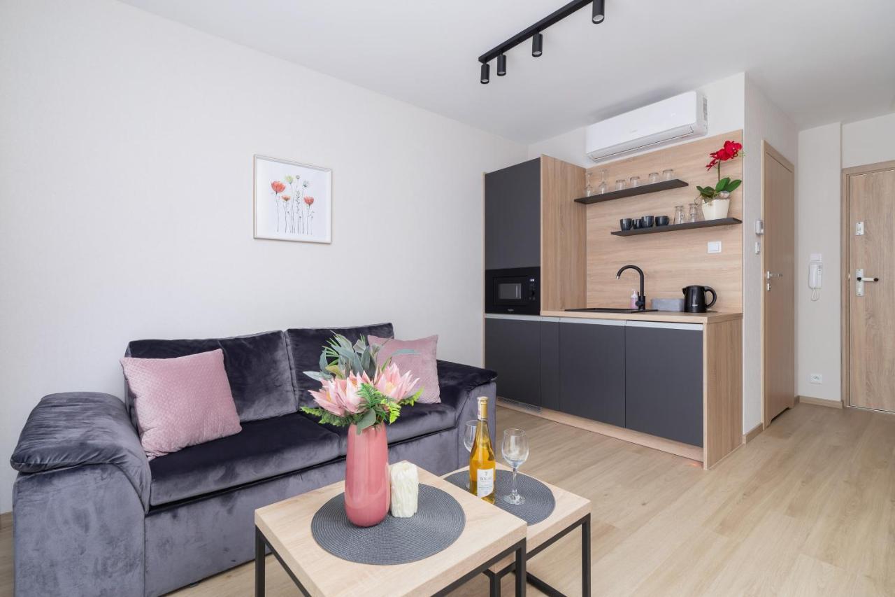 Modern Apartment Srodmiescie Krakow By Noclegi Renters Bagian luar foto