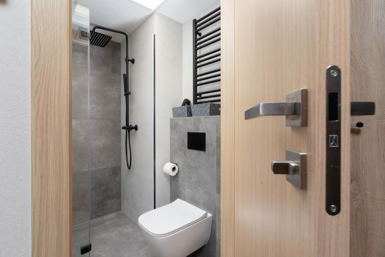 Modern Apartment Srodmiescie Krakow By Noclegi Renters Bagian luar foto